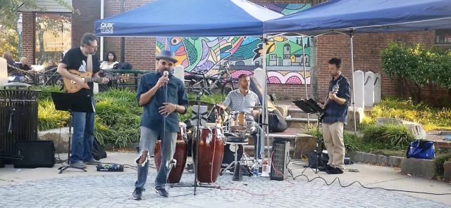 Carlos Frias and Circulo Social